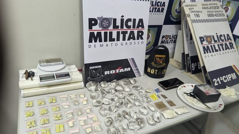 Rotam prende dupla com 138 comprimidos de ecstasy e 35 porções de maconha