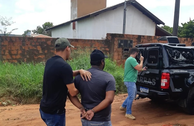 Suspeitos de serem mandantes dos homicídios no Shopping Popular mãe e filho são presos em Campo Grande