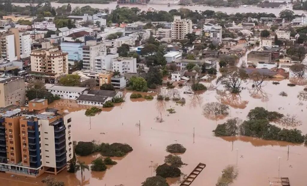 AGU quer acordo com plataformas para combater desinformação sobre RS