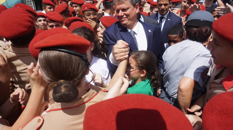 Educação AGU diz que modelo de escola cívico-militar é inconstitucional