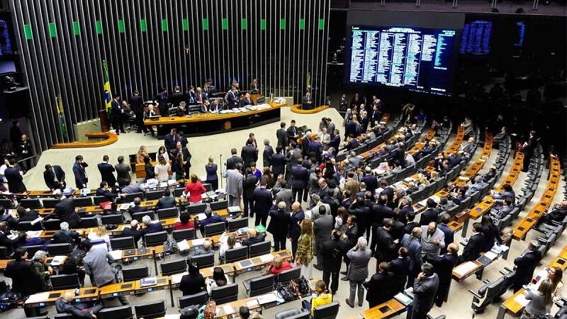 Câmara aprova PL que garante recesso e contagem de prazos em dias úteis no processo administrativo