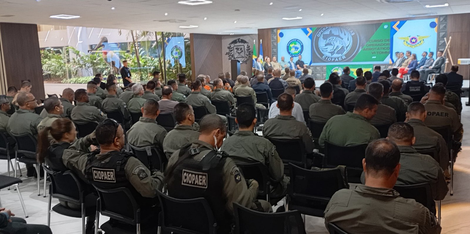 Policiais e bombeiros de cinco estados começam curso de operações no Ciopaer-MT