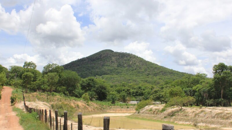 Governo de MT vai asfaltar estrada que dá acesso ao Morro de Santo Antônio