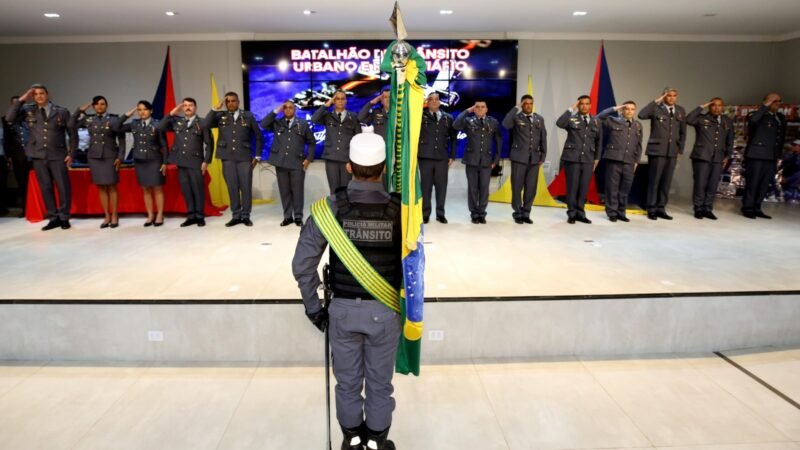 Batalhão de Trânsito da PM homenageia 100 autoridades civis e militares com Medalha Mérito Guardião Rodoviário