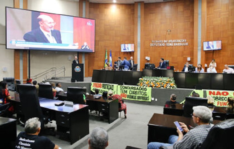 Alan Porto esclarece portaria que muda carga de trabalho nas escolas estaduais