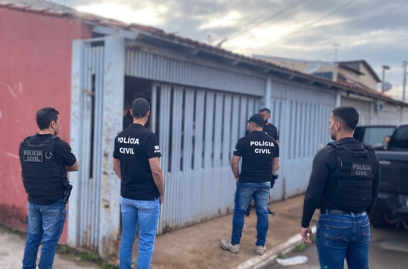 Polícia Civil cumpre ordens judiciais no DF contra investigado por furtar carteira de criptomoedas de morador de MT