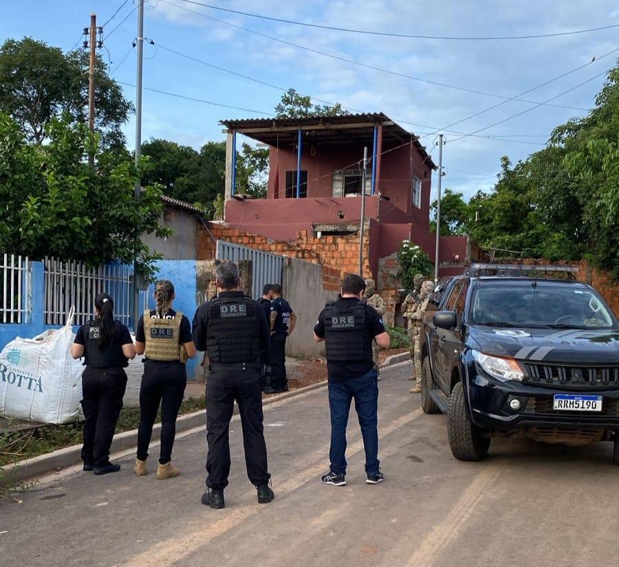 Polícia Civil cumpre 19 mandados de buscas contra investigados por tráfico de drogas em bairro da Capital