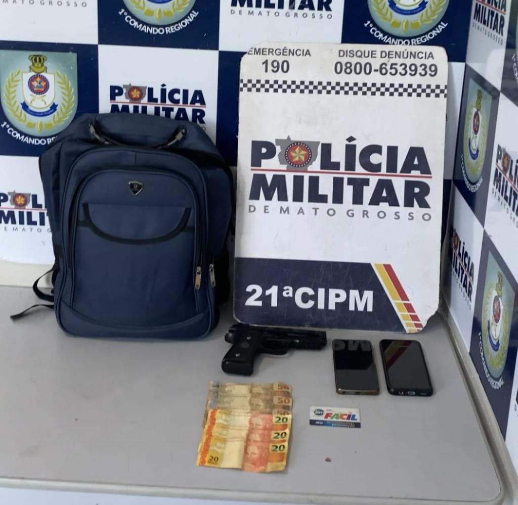 Polícia Militar detém dois homens por roubo com simulacro de arma de fogo